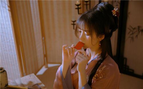 污黄瓜草莓丝瓜向日葵绿巨人免费版：是一款超级自由的播放软件